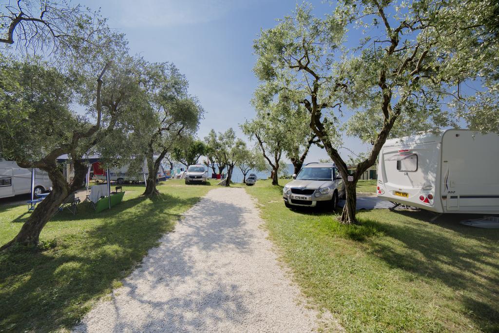 Sereno Camping Holiday Moniga del Garda المظهر الخارجي الصورة